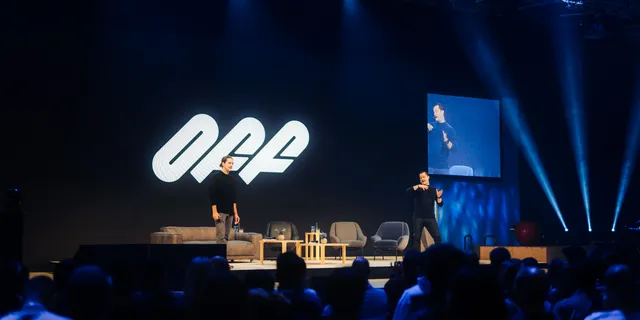 Die Off Gründer Andeas Mall und Paul Pizzinini auf der Maistage der ISPO im November 2023
